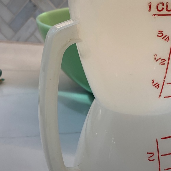 Vintage Classic Tupperware Double Measuring Cup - Picture 6 of 14